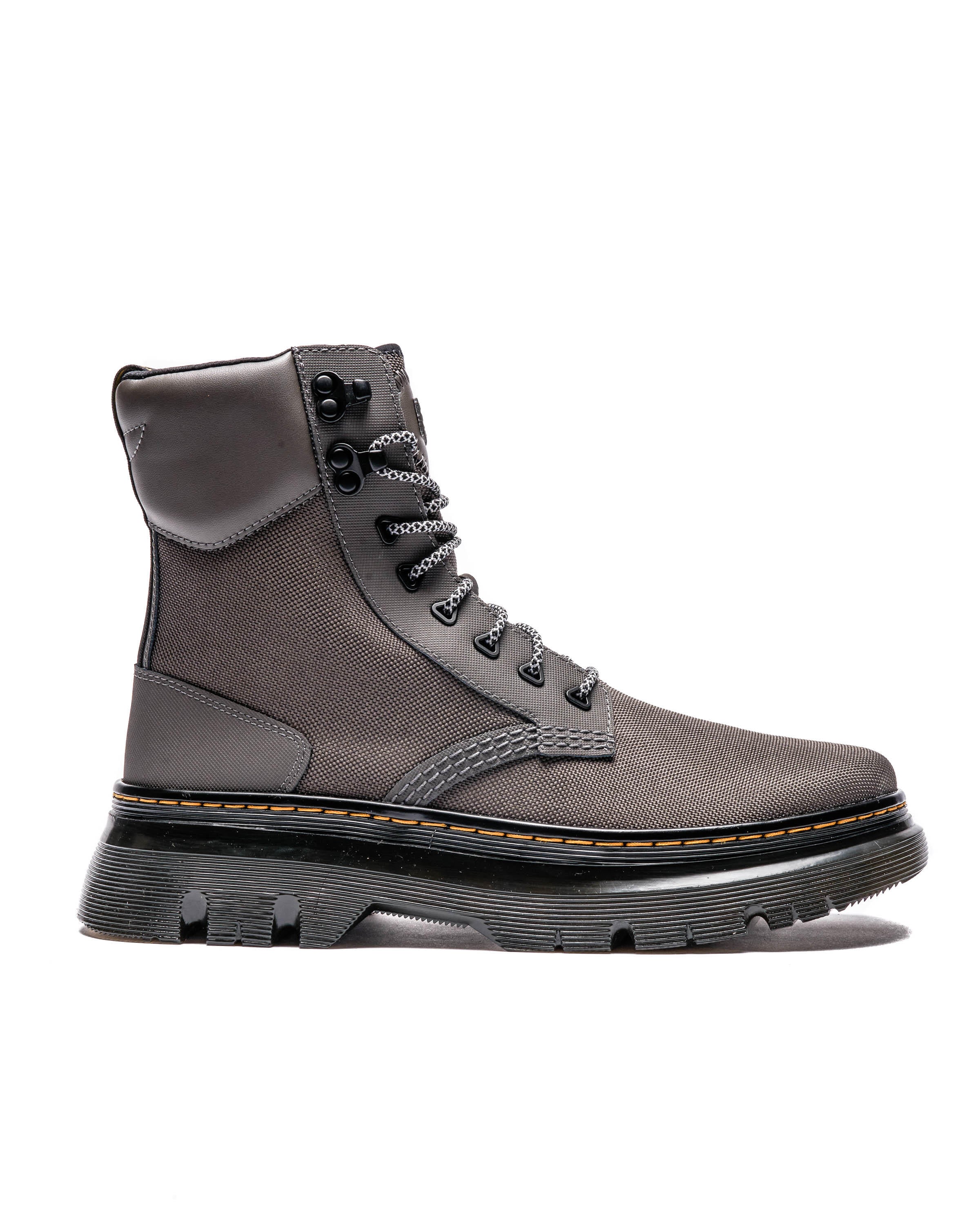 Dr. Martens Tarik | 27017029 | AFEW STORE